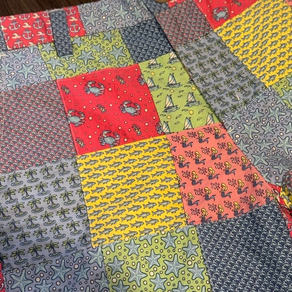 Vineyard Vines Boys Size 14 Breaker Shorts Sailors Red Patchwork Whale Preppy - Picture 3 of 5